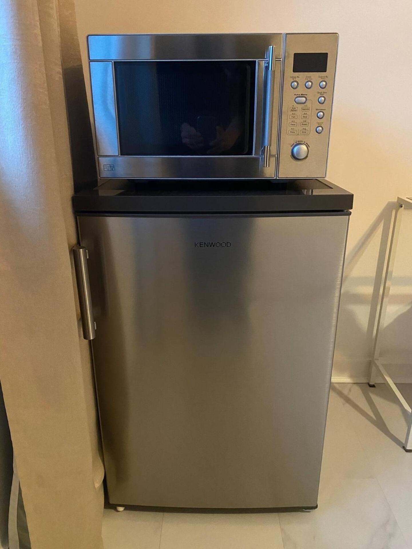 Xl Bright Room+parking+fridge+micro - 20min Bridge - 3 Min Walk To Train/bus Station * Londres