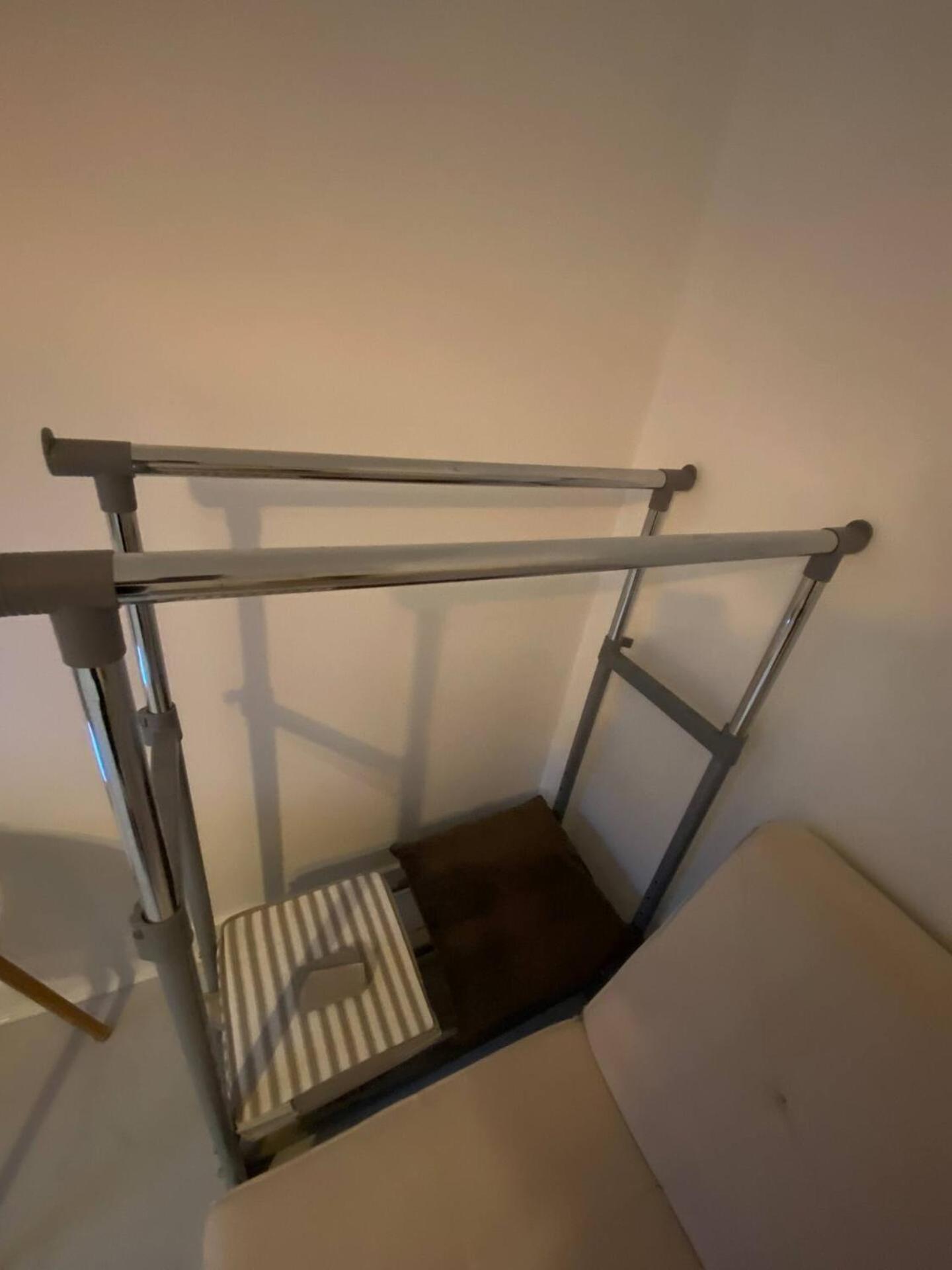 Xl Bright Room+parking+fridge+micro - 20min Bridge - 3 Min Walk To Train/bus Station