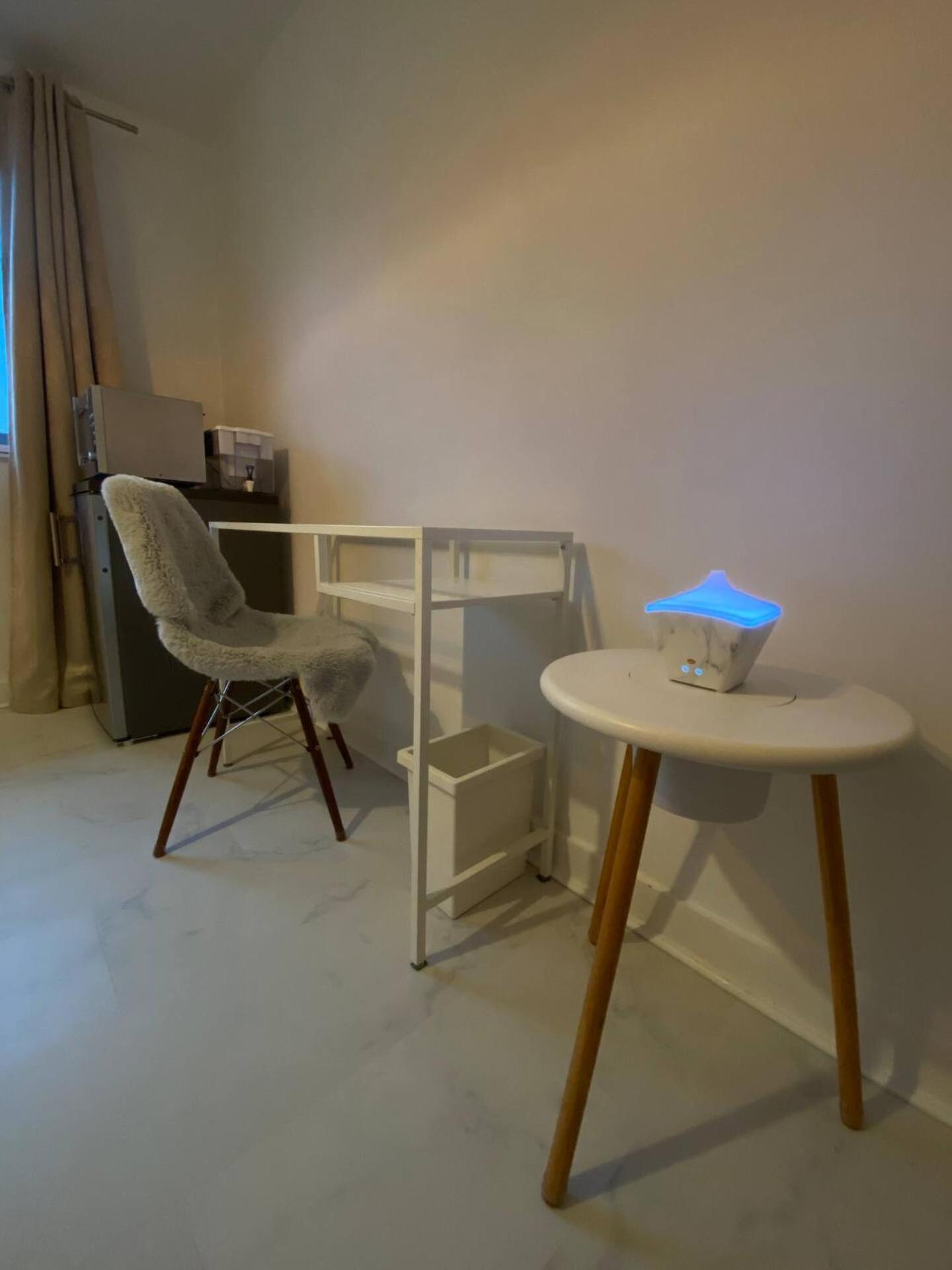 Xl Bright Room+parking+fridge+micro - 20min Bridge - 3 Min Walk To Train/bus Station Londres